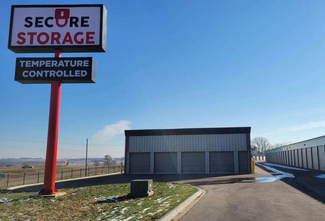 Secure Storage in Cottage Grove Big signage